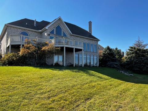 4 Strawberry Rd, Bloomington, IL 61704 photo 2