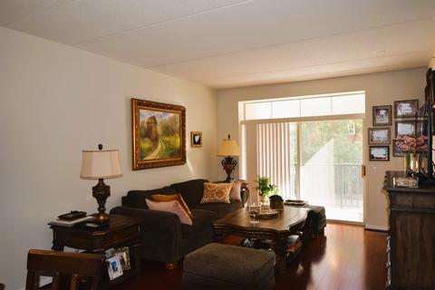 656 Pearson St #204C, Des Plaines, IL 60016 photo 2