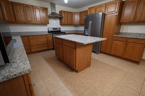 16508 Hillcrest Dr, Markham, IL 60428 photo 4