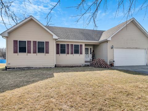 215 E Third St, Sheridan, IL 60551 photo 1