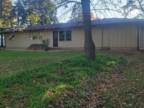 219 E Walnut St, Walnut, IL 61376 photo 8