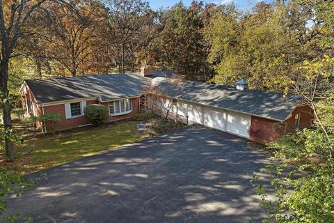 26225 N Hickory Rd, Mundelein, IL 60060