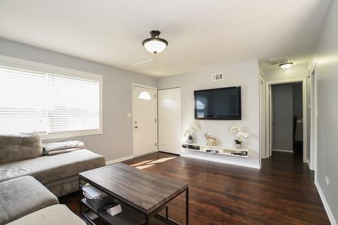 1220 Nova Ct #25A, Wheeling, IL 60090 photo 2