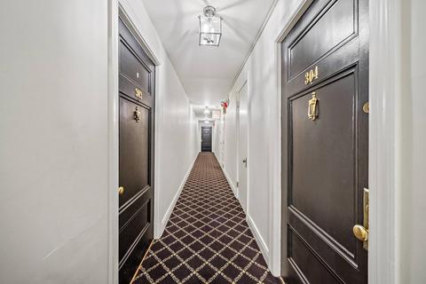 70 E Scott St #607, Chicago, IL 60610 photo 22