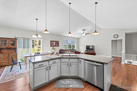 3477 Gallant Fox Dr, Elgin, IL 60124 photo 9