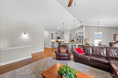 3477 Gallant Fox Dr, Elgin, IL 60124 photo 5