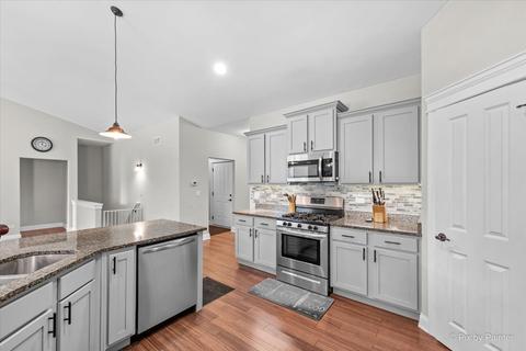 3477 Gallant Fox Dr, Elgin, IL 60124 photo 8