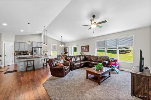 3477 Gallant Fox Dr, Elgin, IL 60124 photo 4