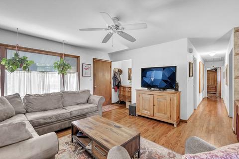 495 Mohave St, Hoffman Estates, IL 60169 photo 2