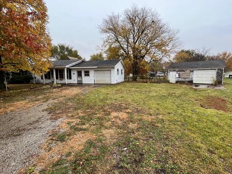 100 W West St, Weldon, IL 61882 photo 5