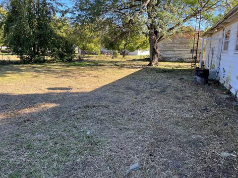 100 W West St, Weldon, IL 61882 photo 14
