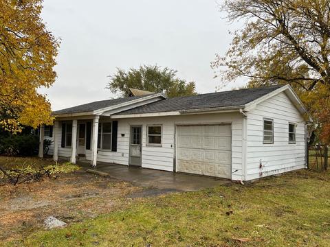 100 W West St, Weldon, IL 61882 photo 3