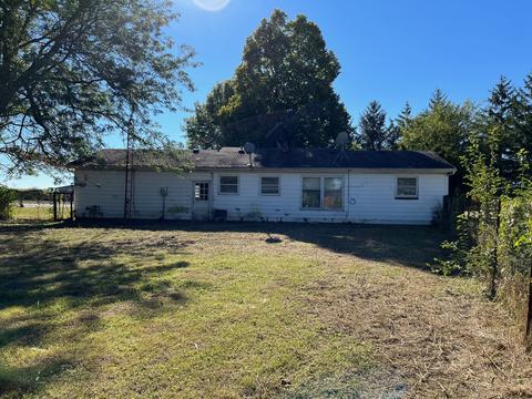 100 W West St, Weldon, IL 61882 photo 16