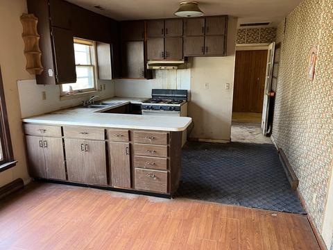 100 W West St, Weldon, IL 61882 photo 35