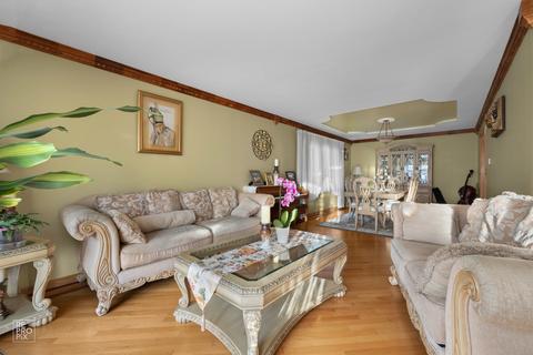 8407 Thomas Ave, Bridgeview, IL 60455 photo 3