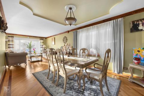8407 Thomas Ave, Bridgeview, IL 60455 photo 4