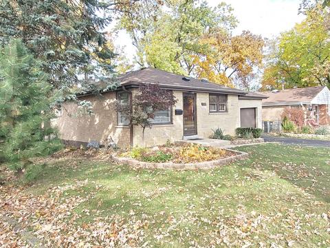 620 Spring St, Roselle, IL 60172 photo 2