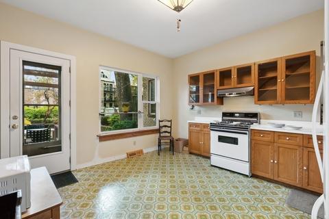 1325 E 50th St, Chicago, IL 60615 photo 3