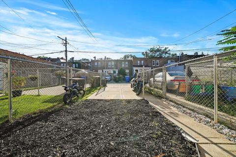 10730 S Champlain Ave, Chicago, IL 60628 photo 21