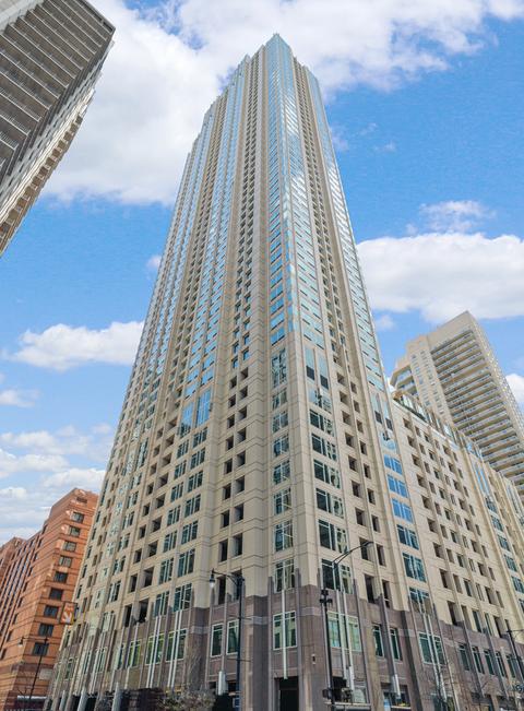 33 W Ontario St #P9NO1, Chicago, IL 60654
