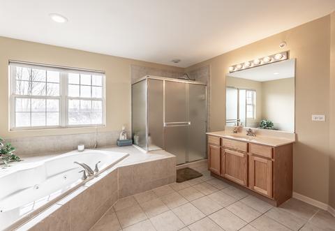 5475 Nicholson Dr, Hoffman Estates, IL 60192 photo 19