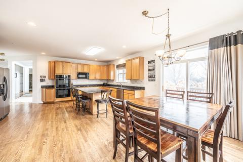 5475 Nicholson Dr, Hoffman Estates, IL 60192 photo 9