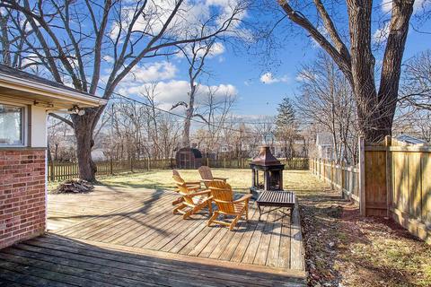 1012 Longaker Rd, Northbrook, IL 60062 photo 2