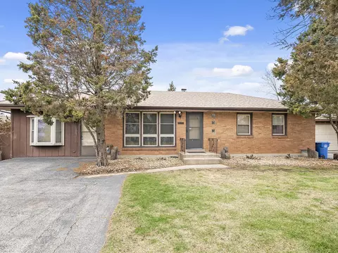 8124 S 85th Ave, Justice, IL 60458