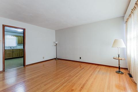 1702 Paula Dr, Champaign, IL 61821 photo 3
