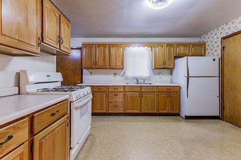 1702 Paula Dr, Champaign, IL 61821 photo 5