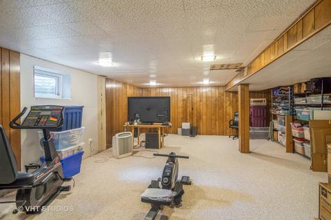56 Lancaster Ln, Des Plaines, IL 60018 photo 12
