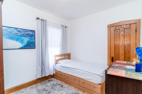 5331 W Warwick Ave, Chicago, IL 60641 photo 13