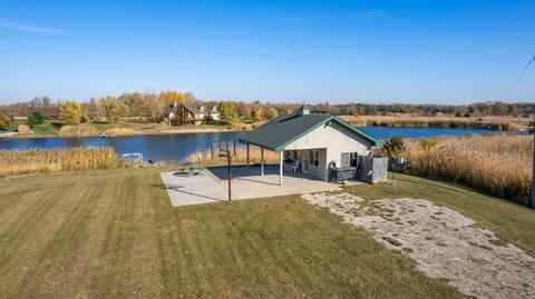 8900 Lake Greenfield Ln, Gardner, IL 60424