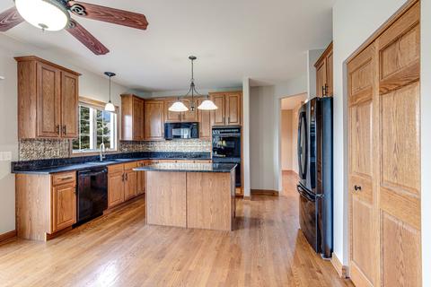 158 Fieldcrest Dr, Bartlett, IL 60103 photo 7