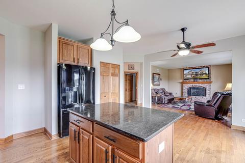 158 Fieldcrest Dr, Bartlett, IL 60103 photo 6