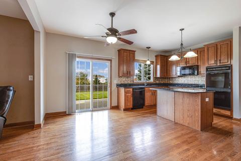 158 Fieldcrest Dr, Bartlett, IL 60103 photo 8