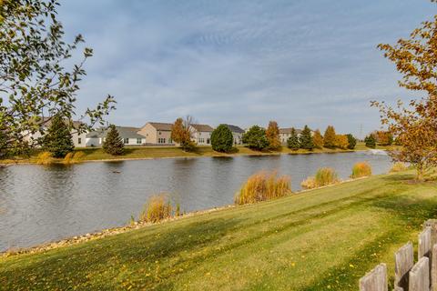 158 Fieldcrest Dr, Bartlett, IL 60103 photo 2
