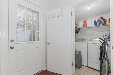 607 E Olive St, Bloomington, IL 61701 photo 20