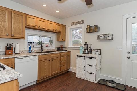 607 E Olive St, Bloomington, IL 61701 photo 18
