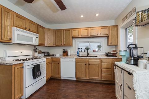 607 E Olive St, Bloomington, IL 61701 photo 17