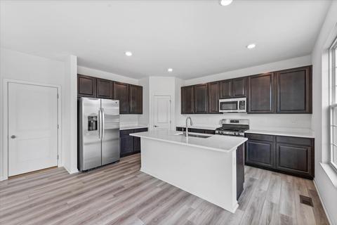 143 Hedgerow Dr, Elgin, IL 60124 photo 10