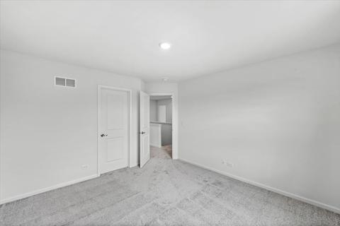 143 Hedgerow Dr, Elgin, IL 60124 photo 18