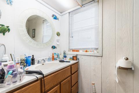 575 E Division St, Lockport, IL 60441 photo 4