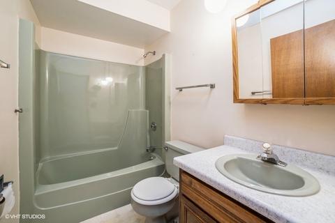 1208 Ridgeway Dr, Elgin, IL 60123 photo 9