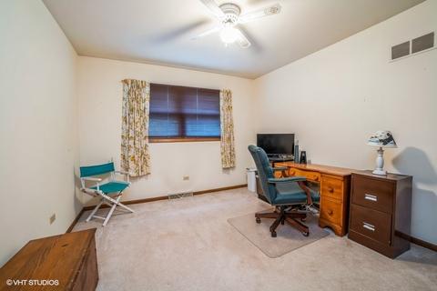 1208 Ridgeway Dr, Elgin, IL 60123 photo 6