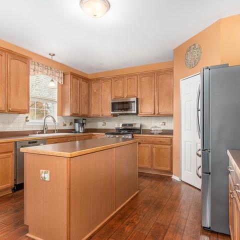 2016 Fairfield Dr, Plainfield, IL 60586 photo 4