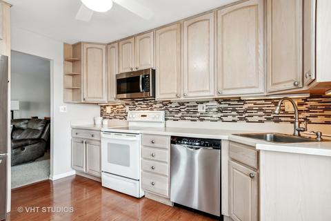 2091 Creekside Dr #2-2, Wheaton, IL 60189 photo 4