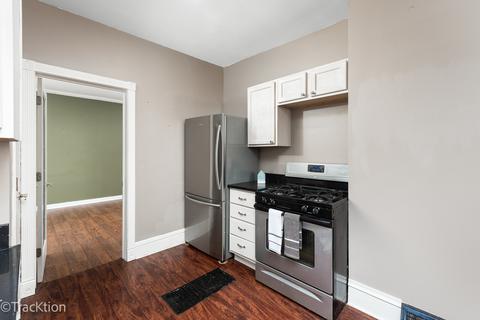 316 E Division St, Lockport, IL 60441 photo 7