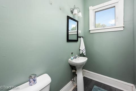 316 E Division St, Lockport, IL 60441 photo 8