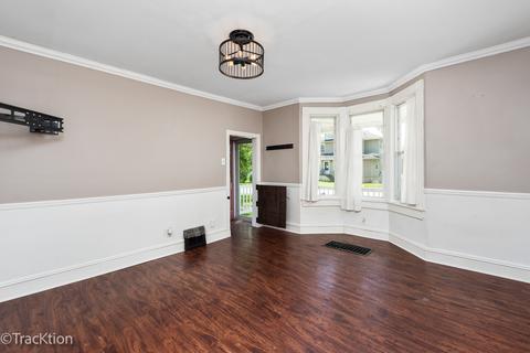 316 E Division St, Lockport, IL 60441 photo 3